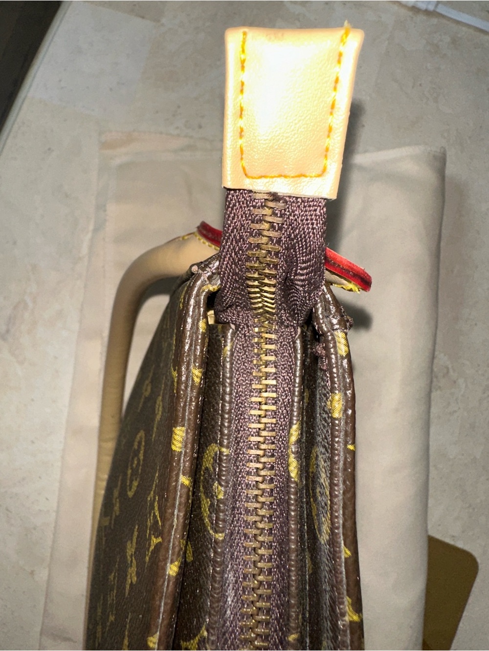 New Monogram Looping Bag - Picture 11 of 11